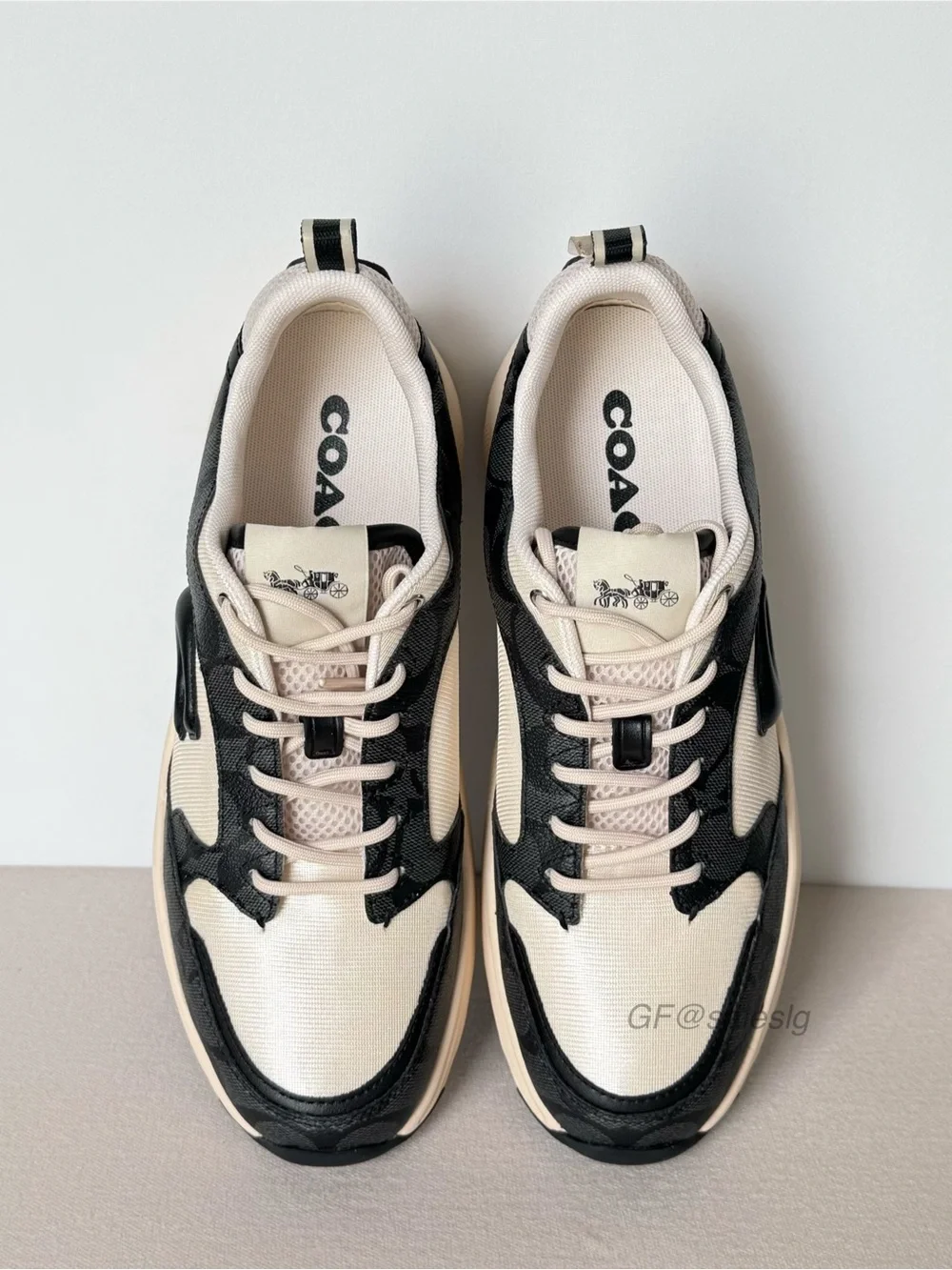 NWT Coach Black and White C275 Tech lady’s Runner Sneaker Signaturesize 9.5B